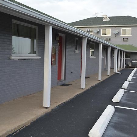 Red Carpet Inn & Suites New Cumberland Exteriör bild