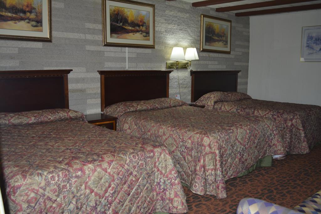 Red Carpet Inn & Suites New Cumberland Exteriör bild
