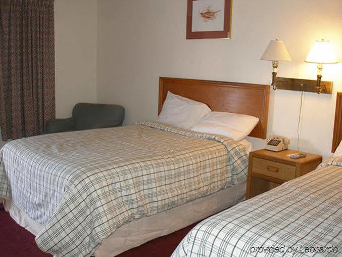 Red Carpet Inn & Suites New Cumberland Exteriör bild